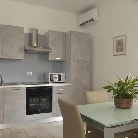 Cristina Centralissimo Citra , 008055-lt-1538 Apartamento